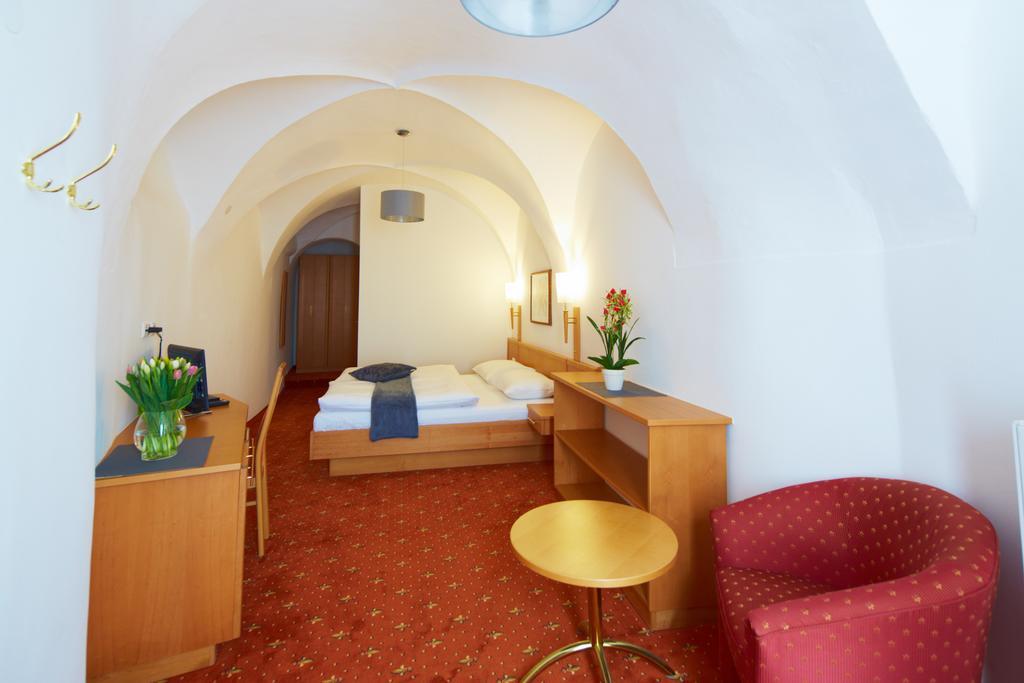 Rathauskeller Melk Hotel Kültér fotó